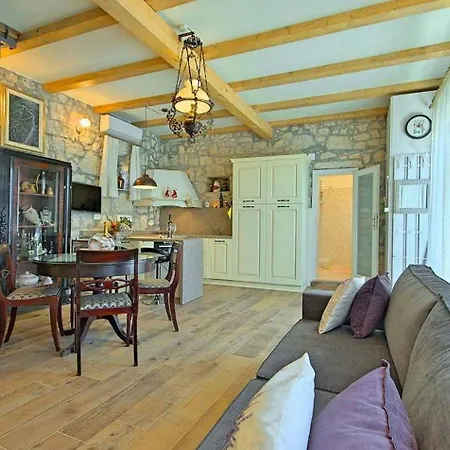 Rustikales Steinhaus Nur 300 Meter Zum Mit Meerblick, Grill, Terrasse Dom wakacyjny