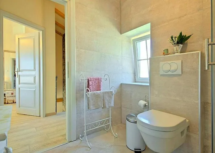 펜션 Rustikales Steinhaus Nur 300 Meter Zum Mit Meerblick, Grill, Terrasse