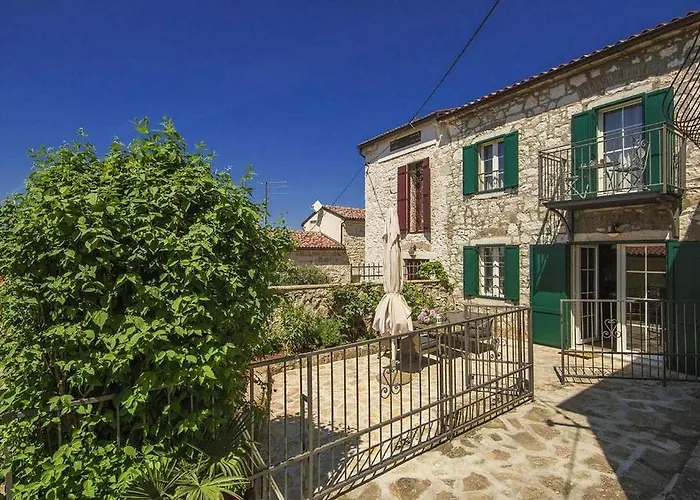 Rustikales Steinhaus Nur 300 Meter Zum Mit Meerblick, Grill, Terrasse 브르사르