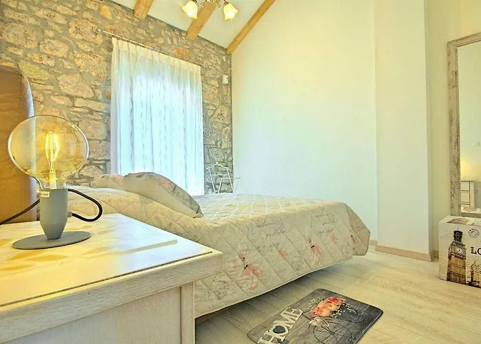 Rustikales Steinhaus Nur 300 Meter Zum Mit Meerblick, Grill, Terrasse 펜션 *