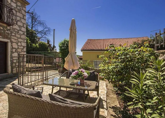 펜션 Rustikales Steinhaus Nur 300 Meter Zum Mit Meerblick, Grill, Terrasse *