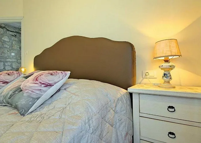 펜션 Rustikales Steinhaus Nur 300 Meter Zum Mit Meerblick, Grill, Terrasse 브르사르