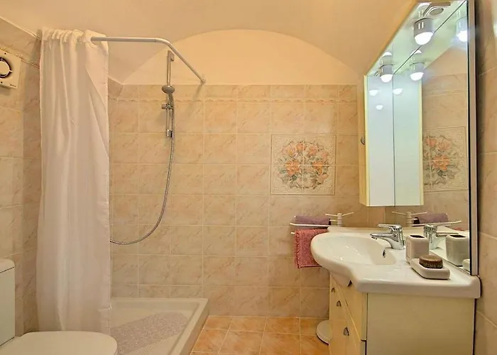 Rustikales Steinhaus Nur 300 Meter Zum Mit Meerblick, Grill, Terrasse *