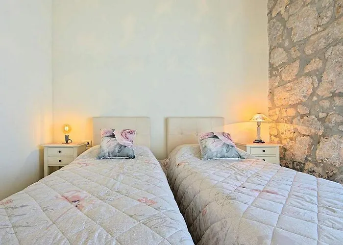 펜션 Rustikales Steinhaus Nur 300 Meter Zum Mit Meerblick, Grill, Terrasse