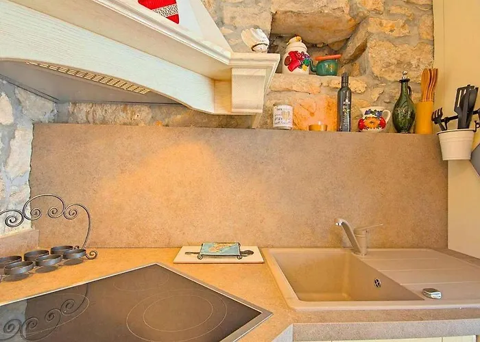 펜션 Rustikales Steinhaus Nur 300 Meter Zum Mit Meerblick, Grill, Terrasse