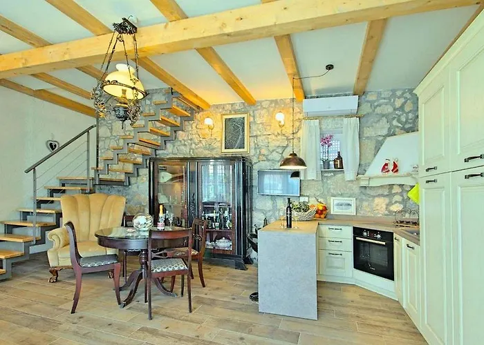 Rustikales Steinhaus Nur 300 Meter Zum Mit Meerblick, Grill, Terrasse 펜션 브르사르